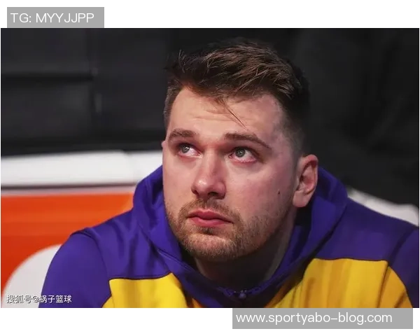 东契奇首节表现轻松自如7投4中斩获13分2板3助1断1帽展现全能实力 东契奇首节表现轻松自如7投4中斩获13分2板3助1断1帽展现全能实力