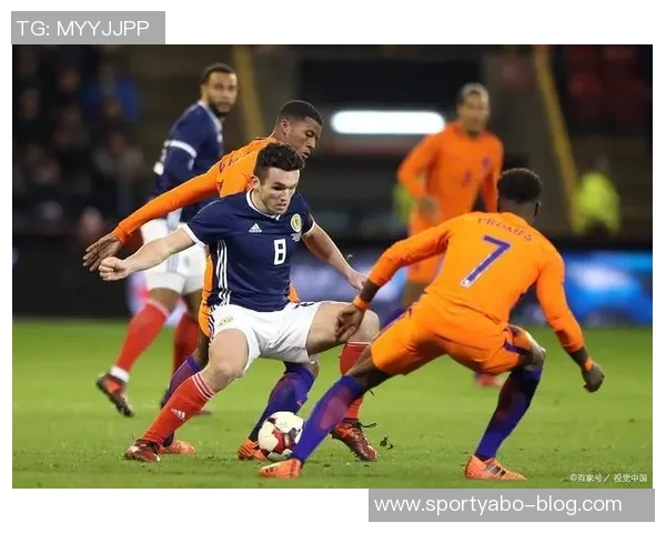 巴西足球盛事帕尔梅拉斯与弗拉门戈争夺南美解放者杯冠军