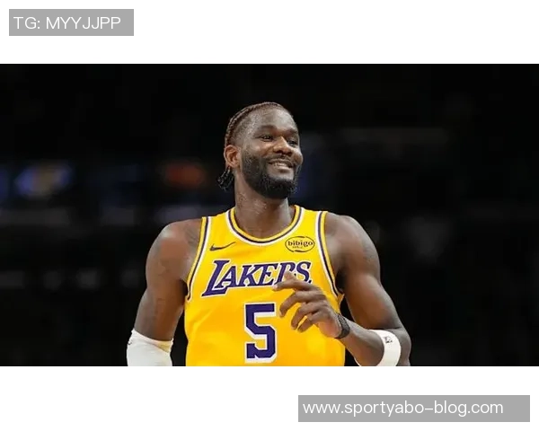 艾顿本季表现回暖15场比赛中6场20分10篮板与上季持平 艾顿本季表现回暖15场比赛中6场20分10篮板与上季持平